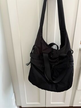 lululemon athletica Black Nylon Lululemon Yin to Yang Hobo